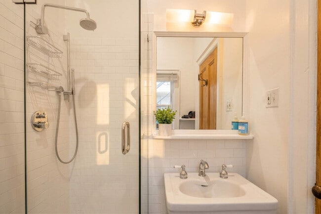 Photo - 3 E 9th St Unit SI ID1473046P