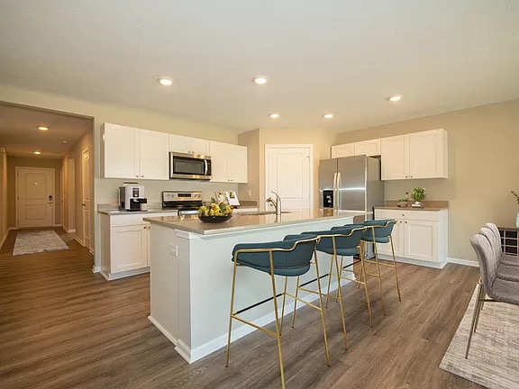 Building Photo - Fantastic 4bd/2ba home! Let yourself in!