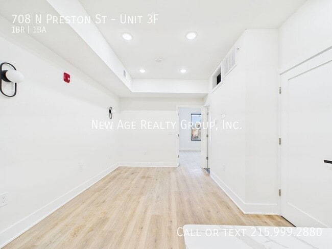 Photo - 708 N Preston St Unidad 3F