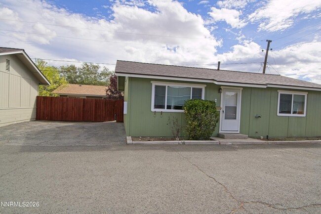 Building Photo - 1600 E Long St