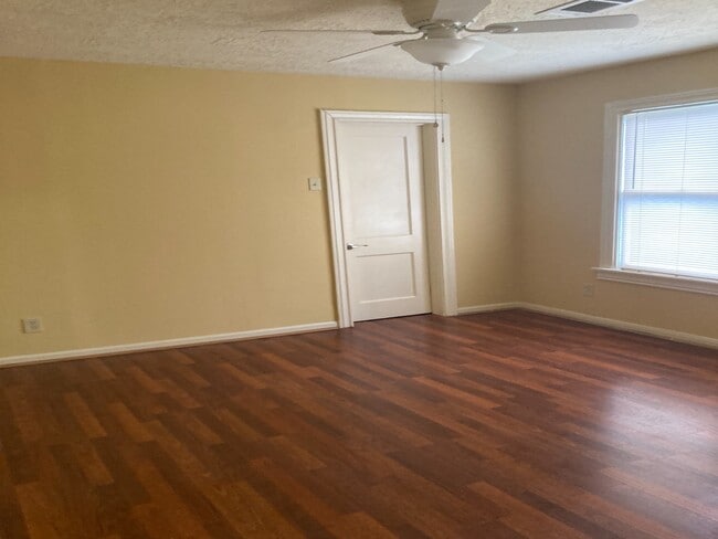 Building Photo - 4921 Maxie St Unit 1/2