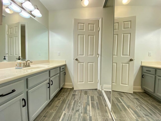 Photo - Spacious Two Bedroom featuring Ensuite Bathrooms! TWO ASSIGNED PARKING SPACES! Air Conditioning I... Unit 133