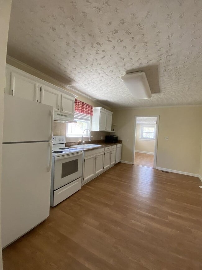Photo - 305 N 9th St