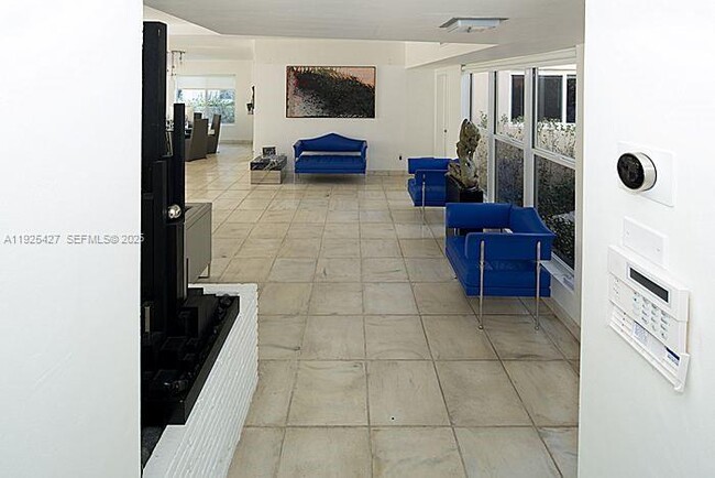 Photo - 5570 La Gorce Dr