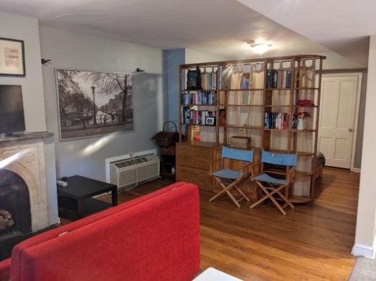 Photo - 219 3rd St NE