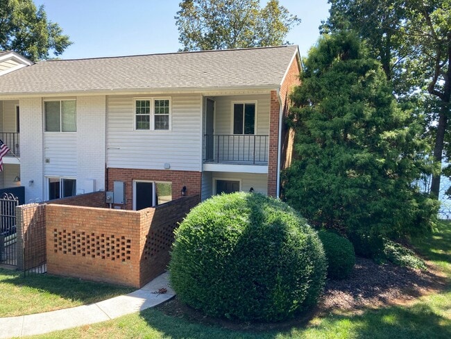 Photo - WATERFRONT Two Bed Townhouse in Denver With BOAT SLIP!!