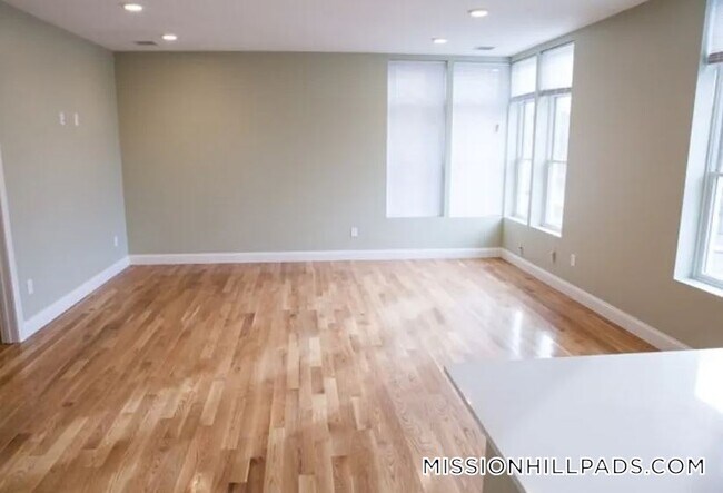 Photo - 10 Roxbury St Unit 11