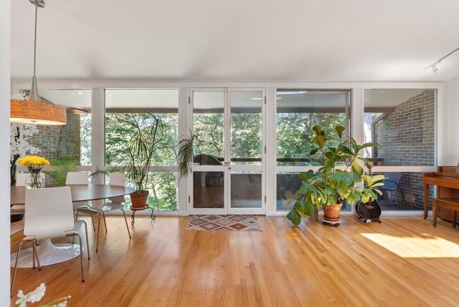 241 Perkins St