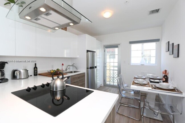 Photo - 1450 Meridian Ave Unit 206