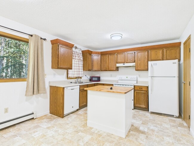 Building Photo - 3472 Biathalon Ave Unit A