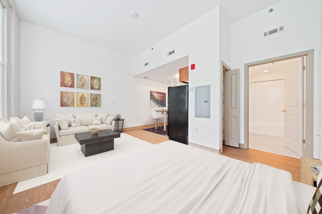 Photo - 235 Pond St Unidad 115