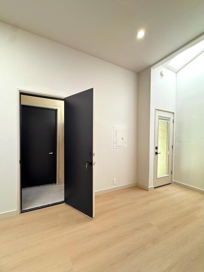 Photo - 3577 Louisiana St