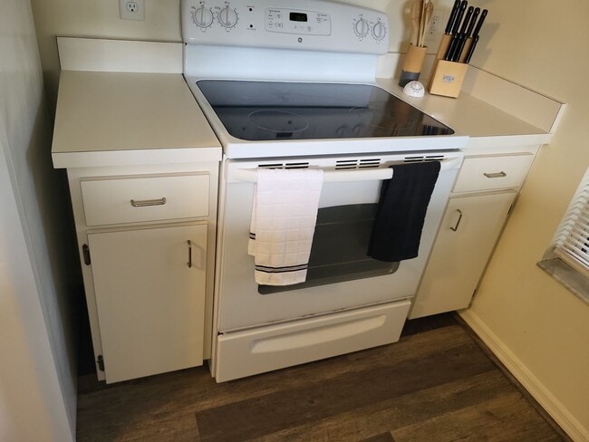 Photo - 943 SE Mayo Dr