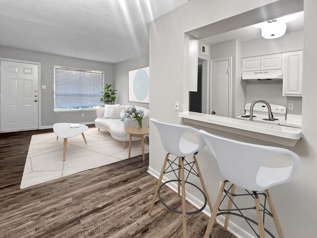 Photo - Close to CityCentre & Memorial City Mall Unit MLFN