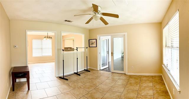 Photo - 509 Cambridge Dr