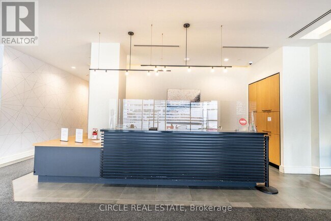 Photo - 2520 Eglinton Ave W Unité 1206