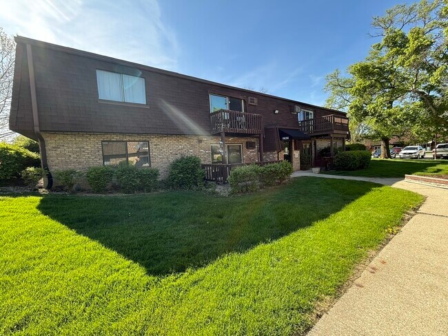 Building Photo - 11636 Roberts St Unit 4