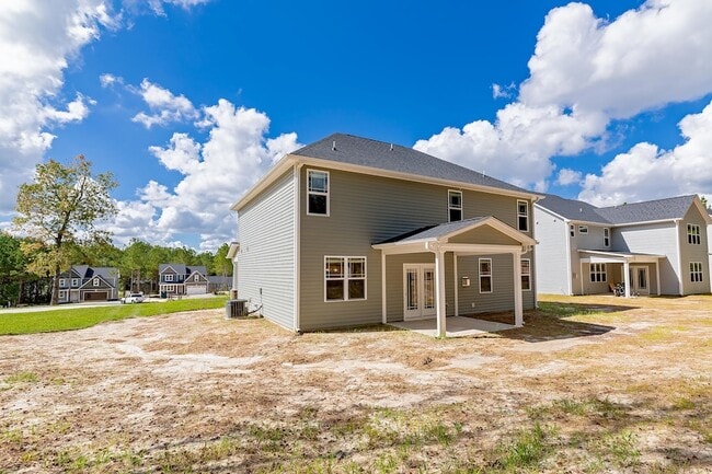 Photo - 587 Foothills St