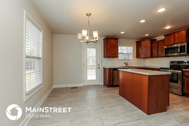 Photo - 460 Heatherwood Dr