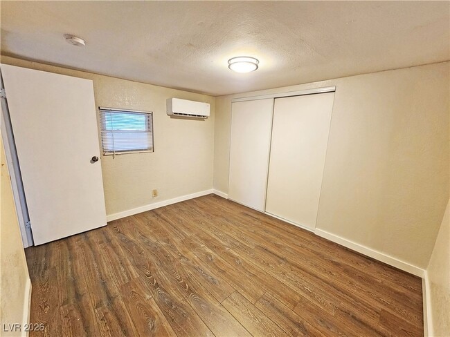 Building Photo - 2220 W Bell Vista Ave Unit 1