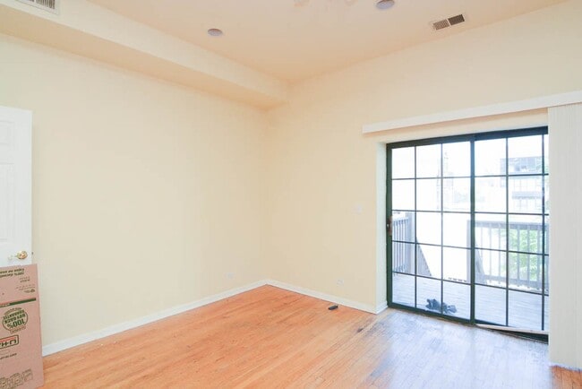 Photo - 218 W Division St Unit 3