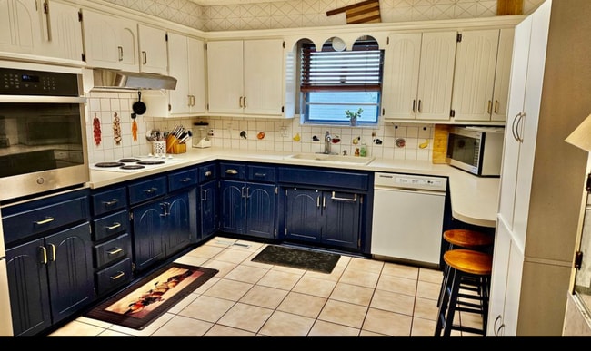 Photo - 1615 Camelot Dr