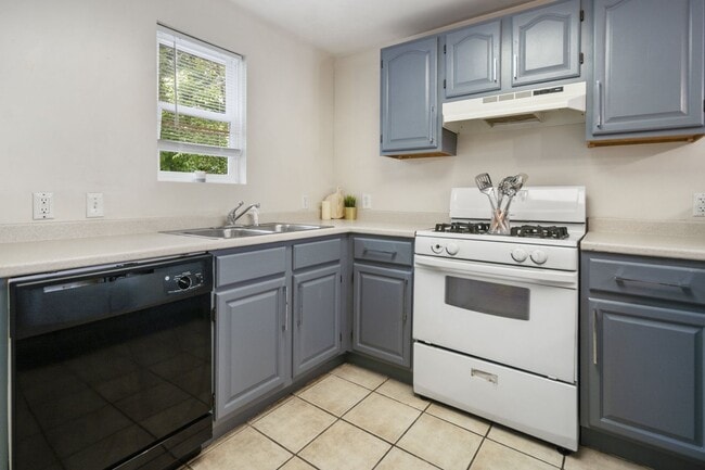 Photo - 213-215 Columbia St Unit Apt 1