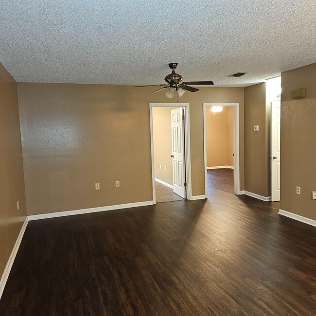 Photo - 1013 Talbot Ave