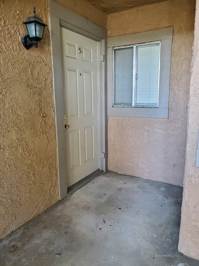 Building Photo - 4565 Alamo St Unit A Rental