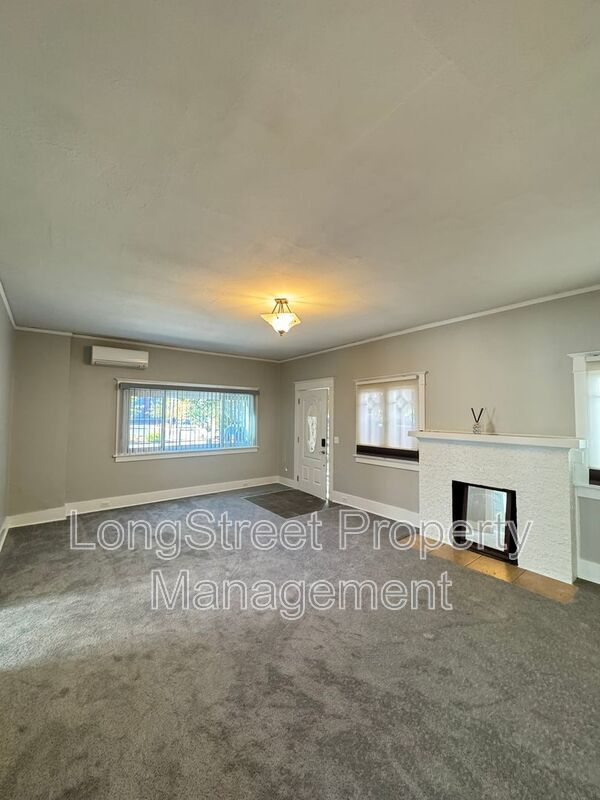 Photo - 129 NW 11th St