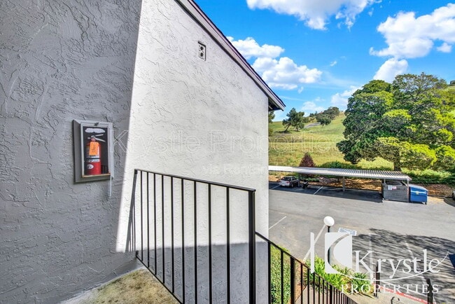 Photo - 900 Cambridge Dr