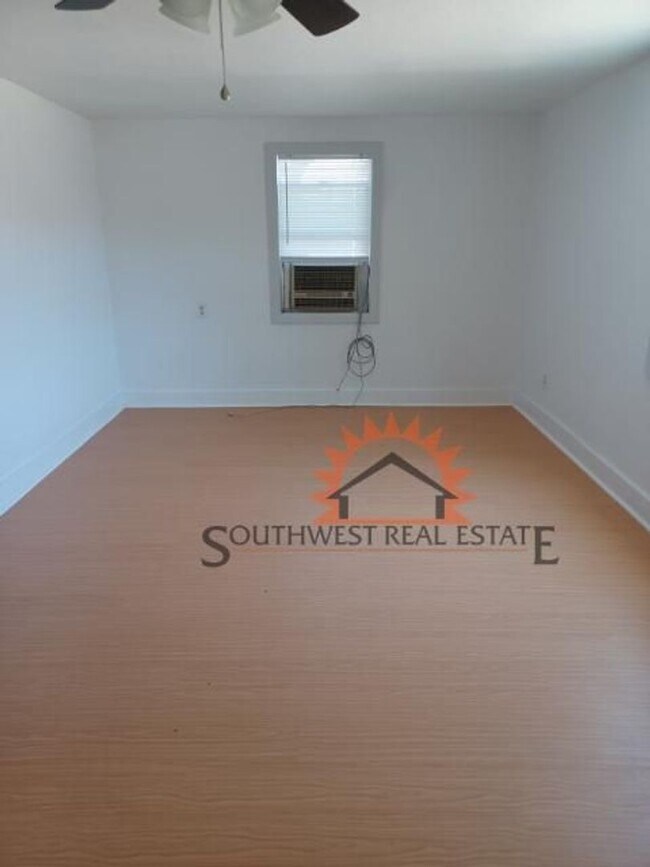 Photo - Charming 2 bedroom 1 bathroom home