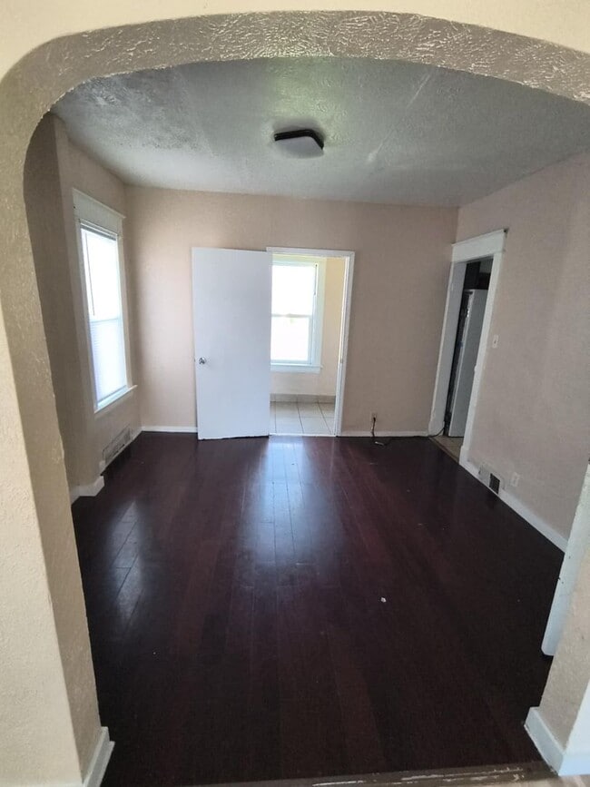 Photo - Spacious 3 Bedroom 1 Bath Located in East ...
