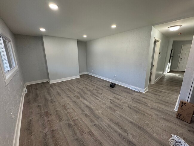 Photo - 363 Woodruff St Unit 2