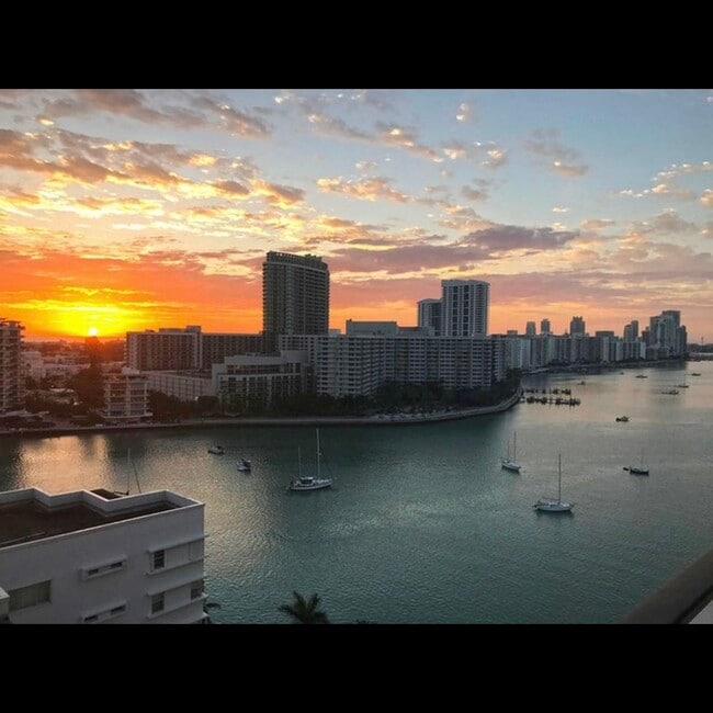 Photo - 11 Island Ave Unidad 1606 Rental