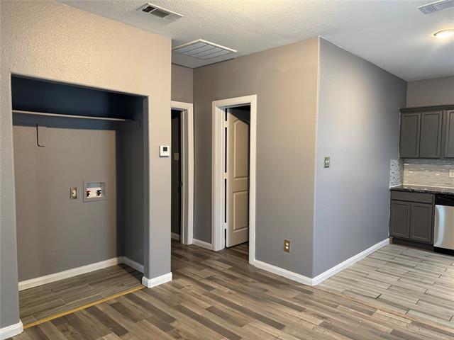 Photo - 7315 Toland St