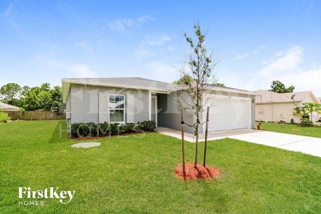 Photo - 623 SW Homeland Rd