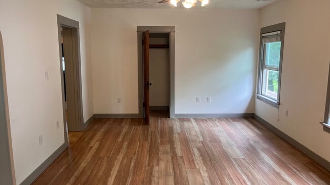 Photo - 7204 Elmwood Ave Unit Apt 2