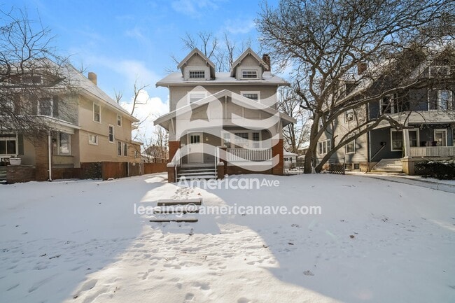 Building Photo - 1614 W Callender Ave