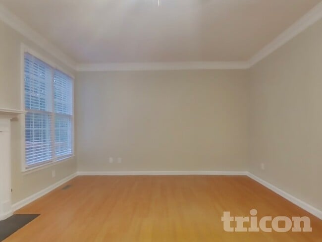 Photo - 1538 Fallen Leaf Dr SW