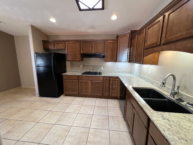 Building Photo - 635 S Vía Entrada