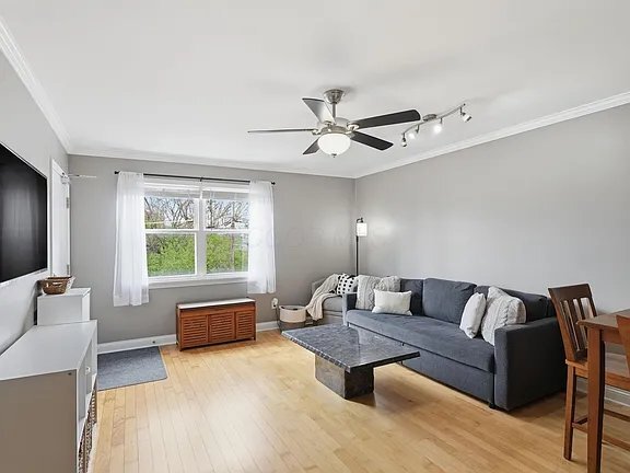Photo - 1397 Broadview Ave