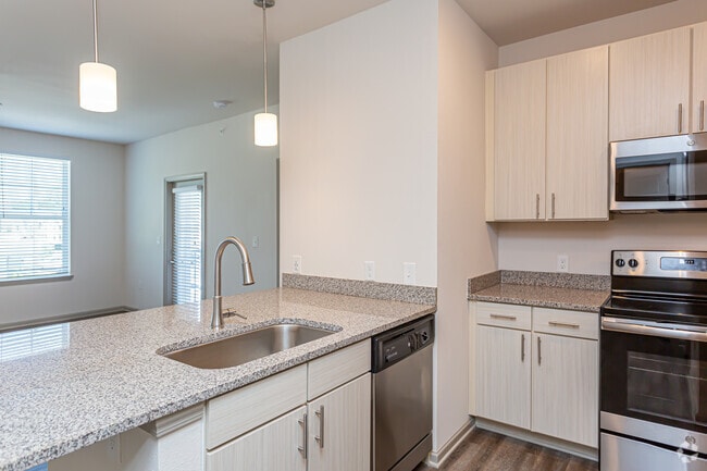 2 BR, 2 BA - 1089 SF