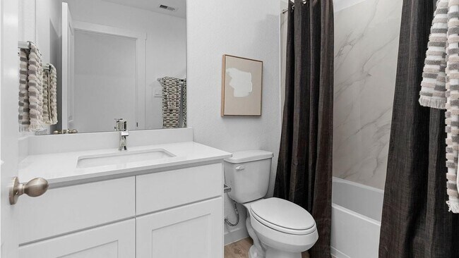 Photo - 3819 Langridge Dr