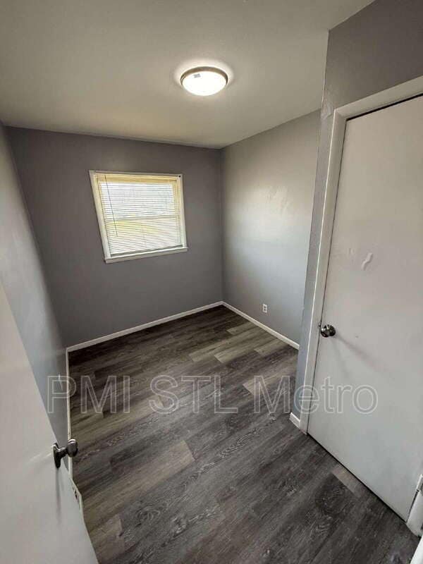 Photo - 323 Shepley Dr