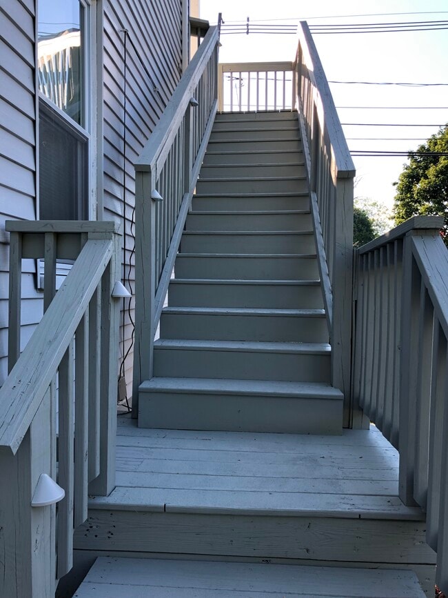 Photo - 327 Broad St