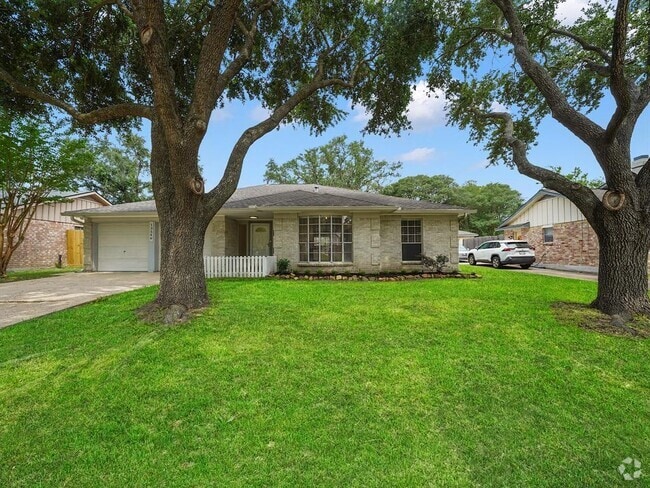 Building Photo - 13546 Wimbledon Dr Rental