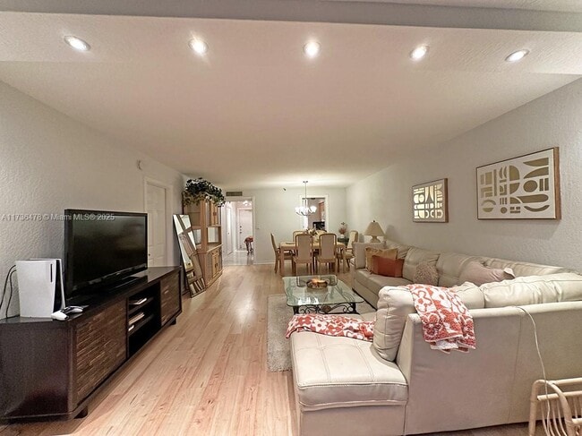 Photo - 4550 NW 18th Ave Unit 706