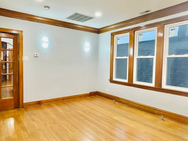 Photo - 4745 S Karlov Ave Unit 2