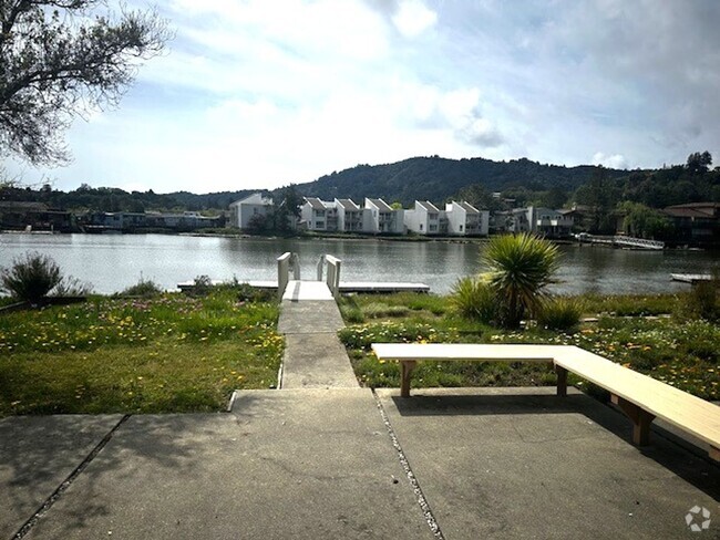 Building Photo - Fully Furnished Greenbrae Condo on Corte M... Unit #4